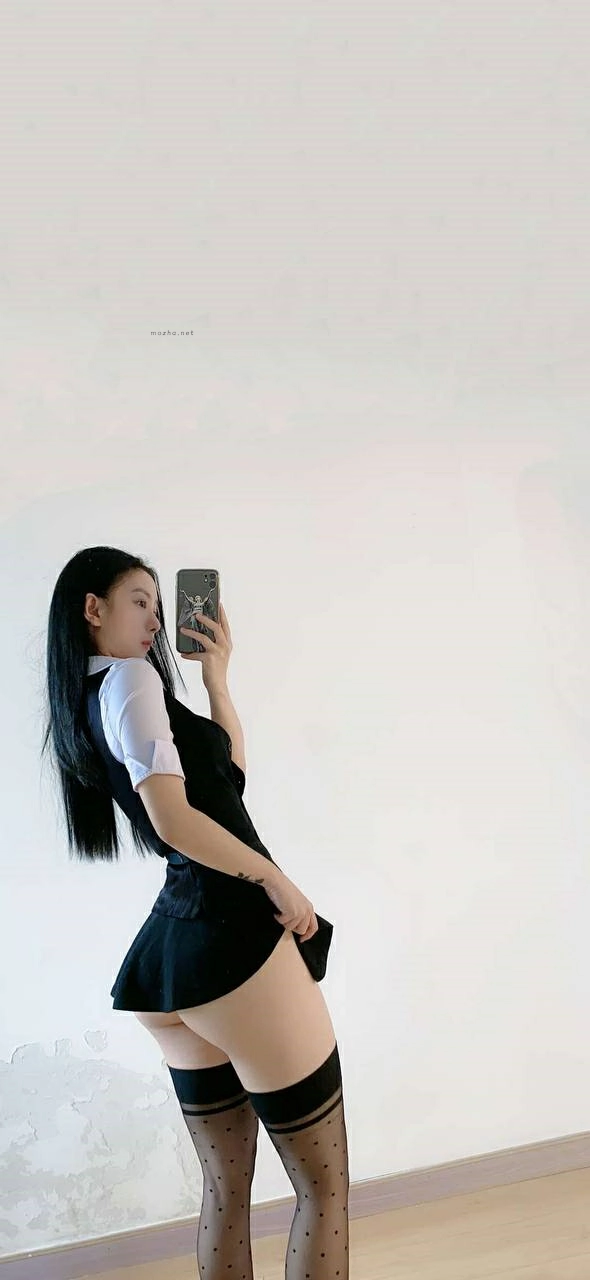 俏妞qiaoniuTT – JK齐P短裙【5P】